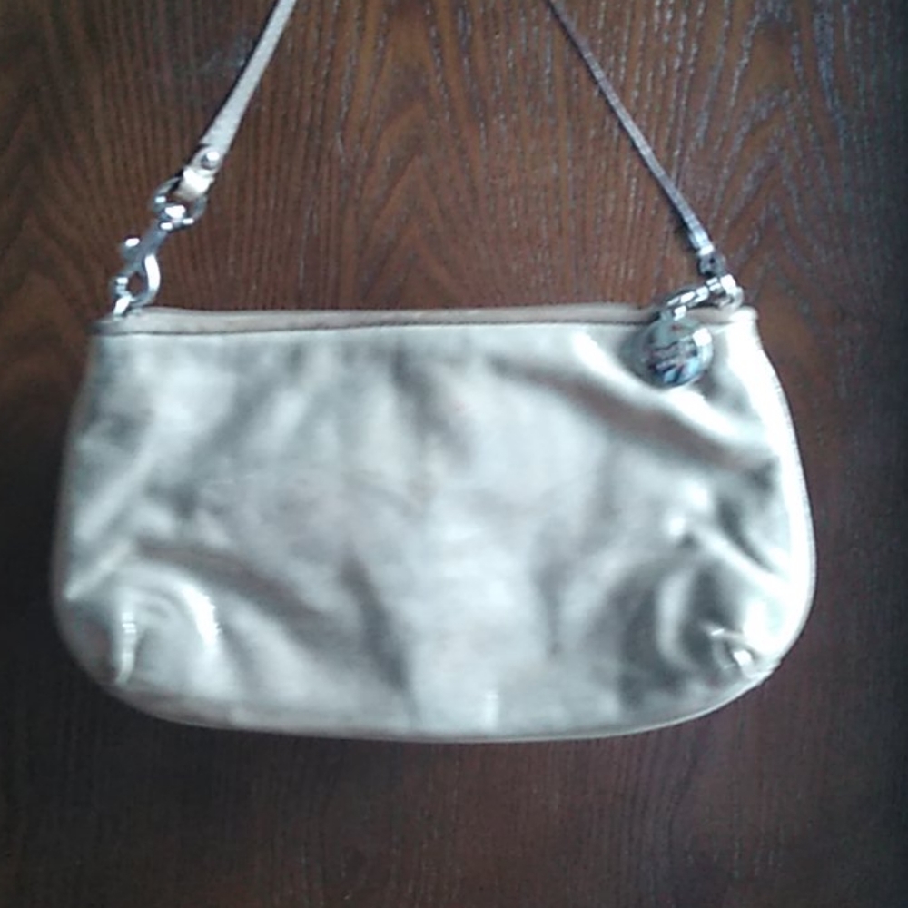 Coach - Picture 2 of 4